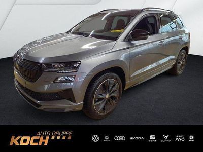 Graphitegrau metallic Gebraucht 2025 Skoda Karoq SportLine SUV | 38.430 € (Fairer Preis)