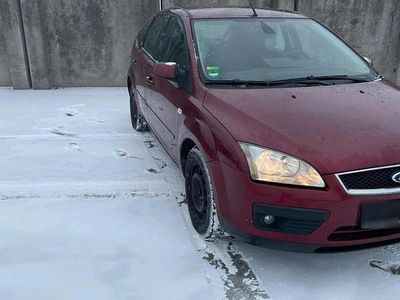 Gebraucht Ford Focus Ghia 100 PS (73 kW) 2005 Rot Coupé