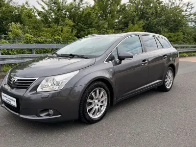 Gebraucht Toyota Avensis 150 PS (110 kW) 2011 Grau Kombi