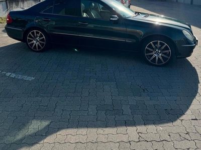 Mercedes E200