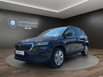 Gebraucht Skoda Karoq Selection 150 PS (110 kW) 2025 Schwarzmagic perleffekt SUV