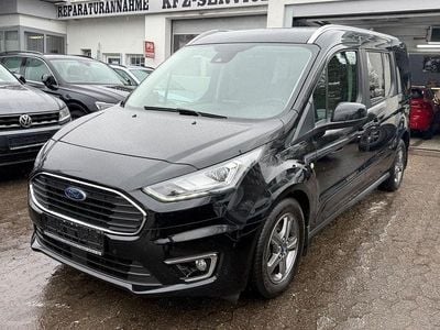 Second-hand Ford Tourneo Titanium 120 CP (88 kW) 2021 Negru Monovolum