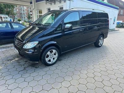Schwarz Gebraucht 2010 Mercedes Viano Edition Van / Kleinbus | 13.300 € (Fairer Preis)