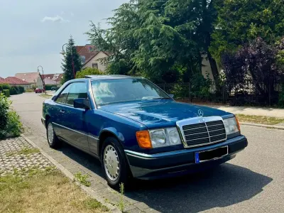 Gebraucht Mercedes 230 136 PS (100 kW) 1990 Andere farben Coupé