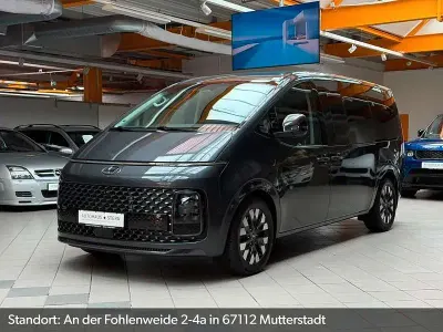 Gebraucht Hyundai Staria Signature 177 PS (130 kW) 2021 Grau Van / Kleinbus