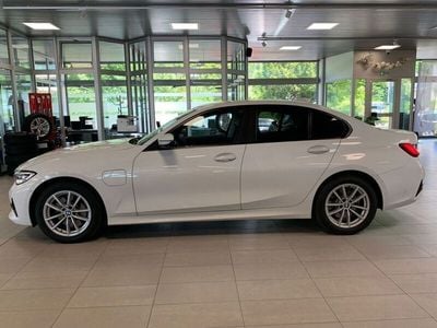 BMW 330e