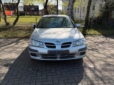Gebraucht Nissan Almera 89 PS (65 kW) 2001 Silber Kleinwagen