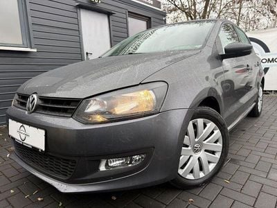 Grau Gebraucht 2014 VW Polo Trendline Limousine | 5.390 € (Fairer Preis)