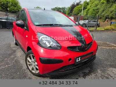 Gebraucht Toyota Aygo 68 PS (50 kW) 2007 Rot Kleinwagen