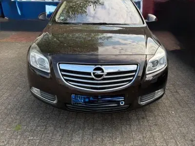 Gebraucht Opel Insignia 194 PS (142 kW) 2013 Braun Kombi