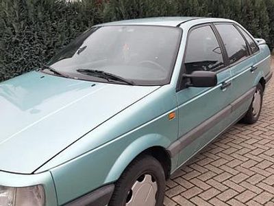 Gebraucht VW Passat 116 PS (85 kW) 1992 Blau Limousine