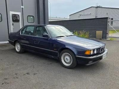 Gebraucht BMW 735 220 PS (161 kW) 1989 Blau Limousine