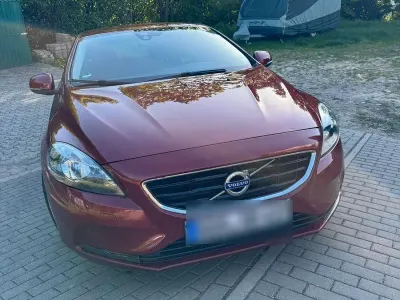 Usata Volvo V40 Linje You! 120 CV (88 kW) 2016 Rosso Berlina