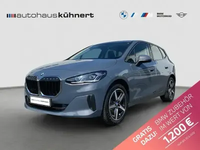 Gebraucht BMW 220 Active Tourer Luxury Line 156 PS (114 kW) 2025 Grau Van / Kleinbus