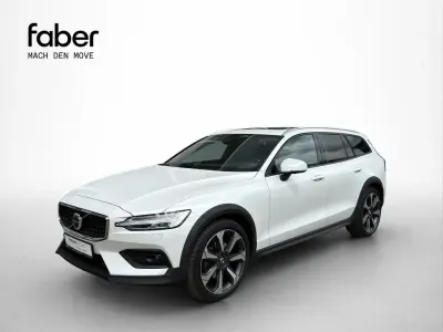 Gebraucht Volvo V60 CC Ultimate 197 PS (144 kW) 2024 Weiß Kombi