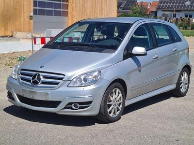 Mercedes B200