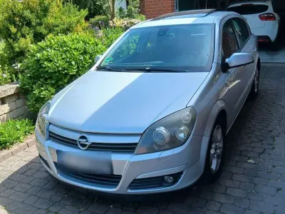 Gebraucht Opel Astra Sport 105 PS (77 kW) 2005 Grau Limousine