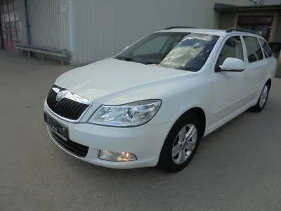 Gebraucht Skoda Octavia Ambiente 122 PS (89 kW) 2011 Weiß Kombi