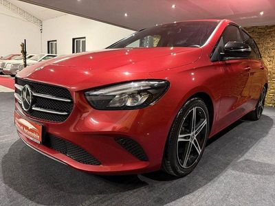 Usata Mercedes B200 Night 150 CV (110 kW) 2021 Rosso Monovolume
