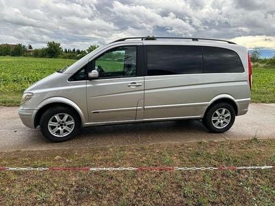 Silber Gebraucht 2004 Mercedes Viano Van / Kleinbus | 5.999 € (Etwas zu teuer)