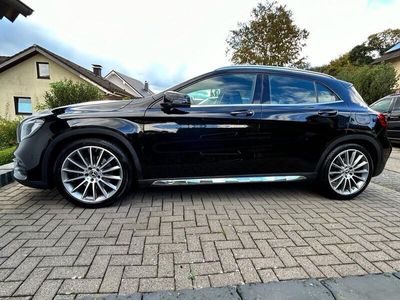 gebraucht Mercedes GLA220 4M/AMG Exklusiv/Leder/Comand/360/Busines