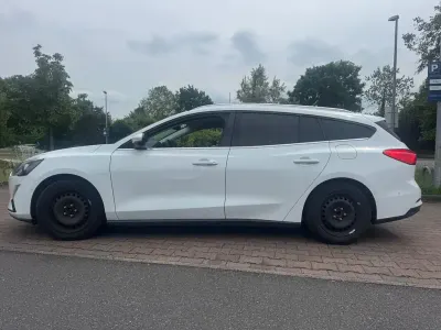 Gebraucht Ford Focus Active 125 PS (91 kW) 2020 Weiß Limousine