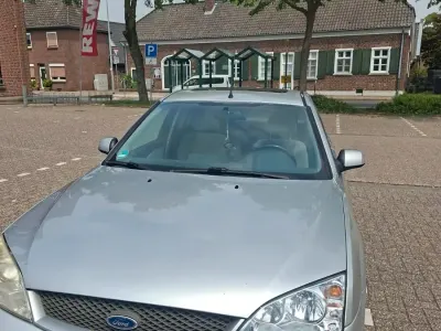 Gebraucht Ford Mondeo 145 PS (106 kW) 2002 Silber Limousine