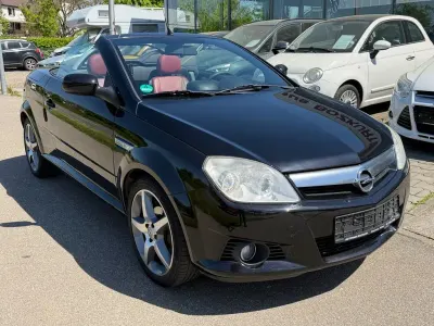 Usata Opel Tigra Edition 90 CV (66 kW) 2009 Nero Cabrio