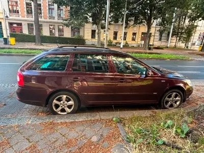 Gebraucht Skoda Octavia 101 PS (74 kW) 2011 Andere farben Kombi