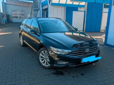 Gebraucht VW Passat 150 PS (110 kW) 2022 Grau Kombi