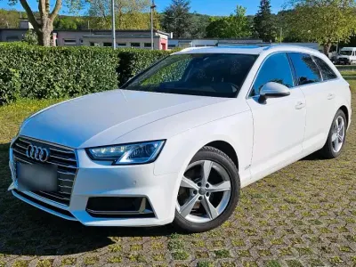 Gebraucht Audi A4 150 PS (110 kW) 2019 Weiß Kombi