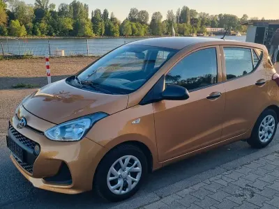 Second-hand Hyundai i10 Classic 67 CP (49 kW) 2017 Auriu Hatchback