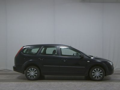 gebraucht Ford Focus Turnier 1.6 Radio Klima WSS beheizbar