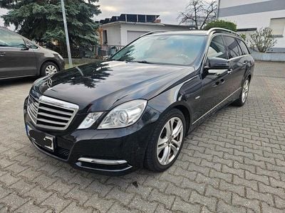 Schwarz Gebraucht 2010 Mercedes E220 Avantgarde Kombi | 6.900 € (Fairer Preis)