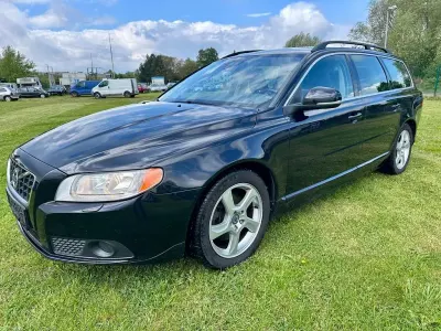 Gebraucht Volvo V70 Momentum 114 PS (83 kW) 2012 Schwarz Kombi