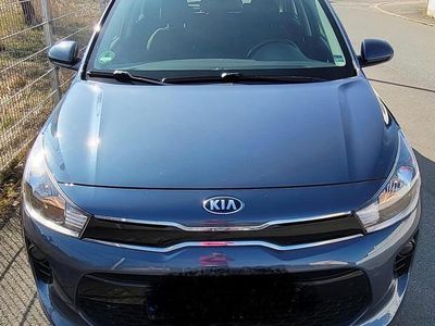 Gebraucht Kia Rio 64 PS (47 kW) 2018 Blau Limousine