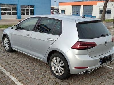 Gebraucht VW Golf VII Highline 150 PS (110 kW) 2018 Silber Limousine