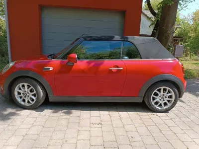 Usata Mini One Cabriolet 102 CV (75 kW) 2017 Rosso Cabrio