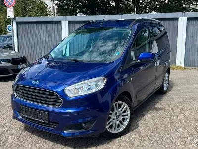 Gebraucht Ford Tourneo Courier Titanium 101 PS (74 kW) 2018 Indicblau metallic Van / Kleinbus