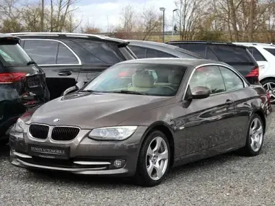 Gebraucht BMW 320 Exclusive 170 PS (125 kW) 2011 Andere Cabrio