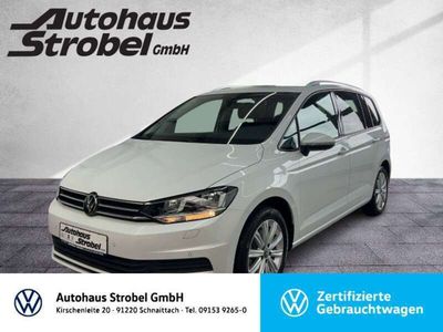 Perlmutteffekt oryxweiß Gebraucht 2023 VW Touran Comfortline Van / Kleinbus | 35.990 € (Teuer)