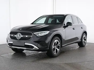 Używany Mercedes GLC300e 333 KM (244 kW) 2025 Czarny SUV