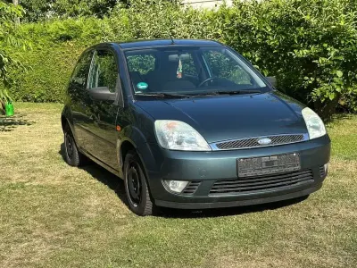 Gebraucht Ford Fiesta Ghia 80 PS (58 kW) 2003 Grün Kleinwagen