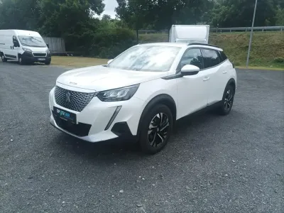 Gebraucht Peugeot e-2008 Allure 100 kW (136 PS) 2021 Weiß SUV
