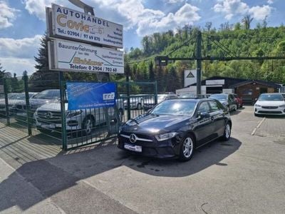 Gebraucht Mercedes A180 116 PS (85 kW) 2019 Schwarz Limousine