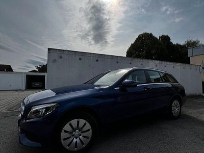 Second-hand Mercedes 220 170 CP (125 kW) 2016 Albastru Berlinǎ