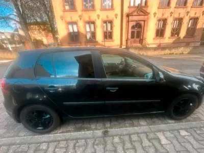 Gebraucht VW Golf V 110 PS (80 kW) 2005 Schwarz Kleinwagen