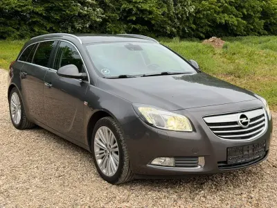 Gebraucht Opel Insignia Innovation 160 PS (117 kW) 2012 Grau Kombi