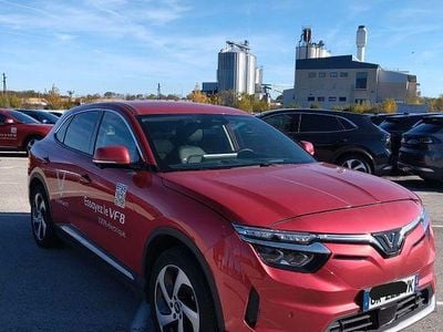 Rot Gebraucht 2024 VinFast VF 8 Eco SUV | 21.990 €