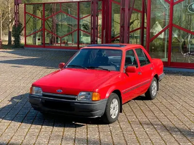 Gebraucht Ford Orion 54 PS (39 kW) 1988 Rot Limousine
